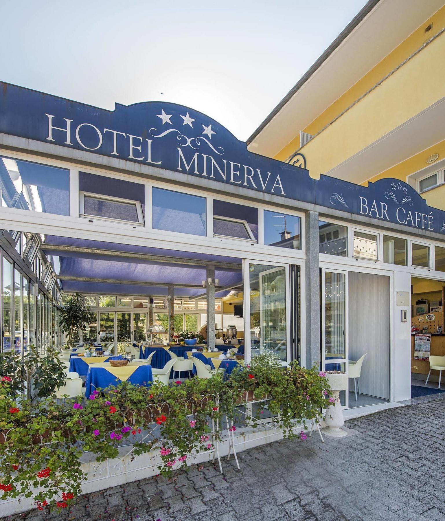 Hotel Minerva Lignano Sabbiadoro Exterior foto